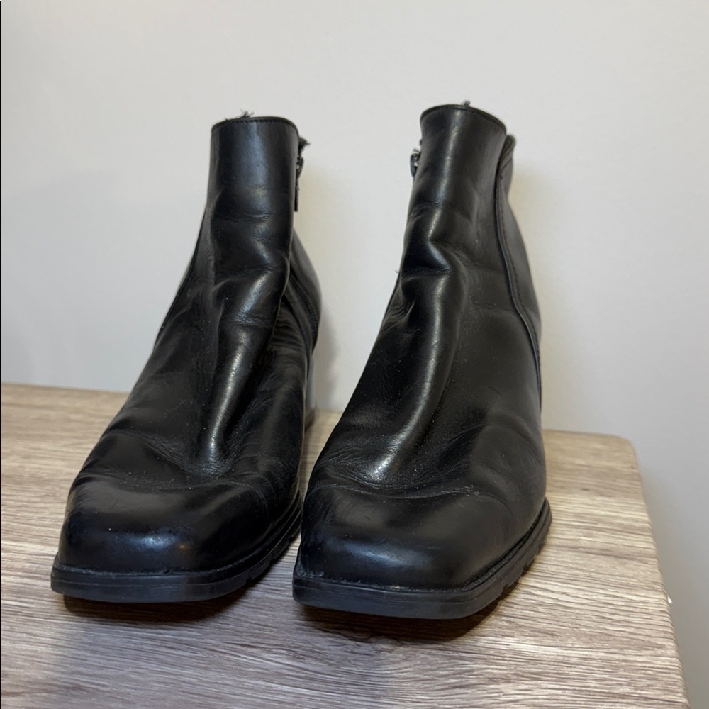 SANTANA CANADA | Women's Leather Heeled Boots size 7 - Picture 3 of 9